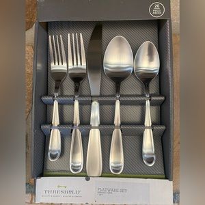 LENOX STAINLESS STEEL FLATWARE!